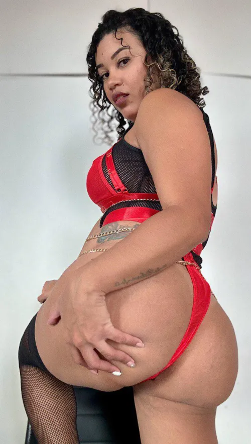 This ass will crush that face