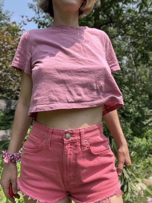 A loose shirt to feel free