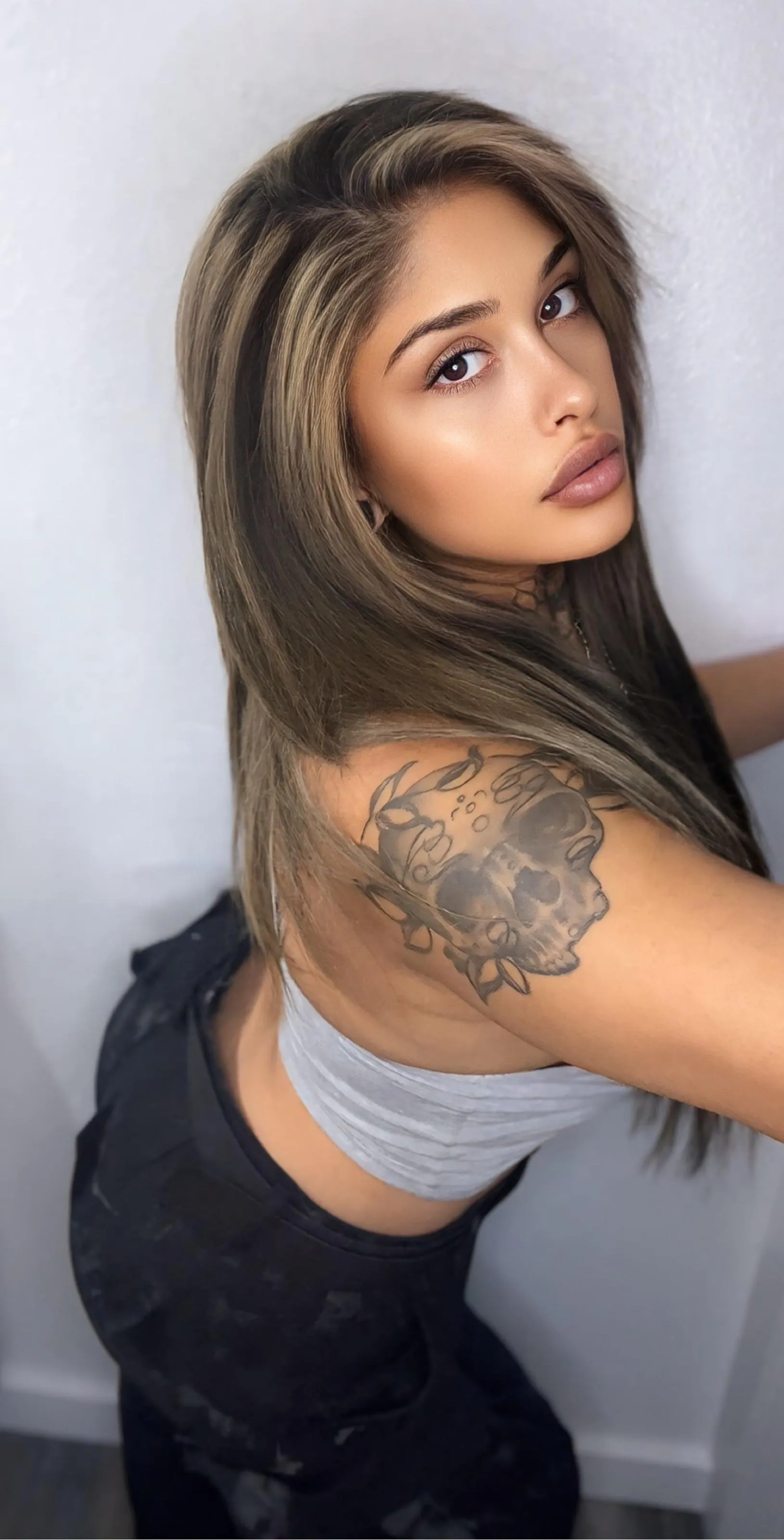 Being your favorite Arab chick isn’t easy 🤭😏