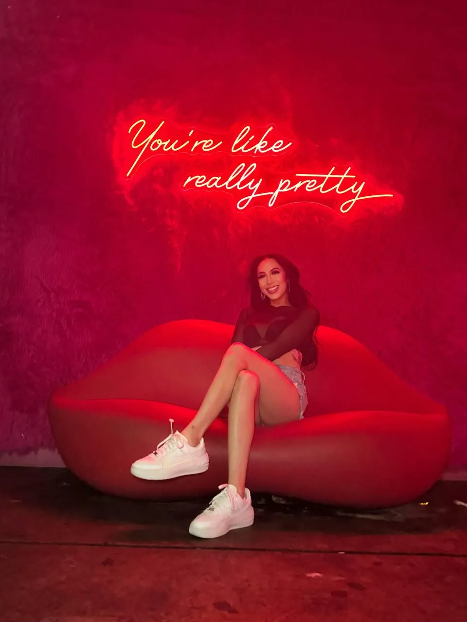 Drop a '💖' if I can show you some dick pics ;)