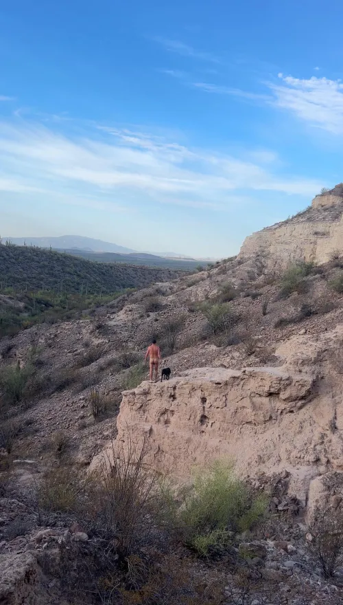 I love hiking on secluded public land 🤙