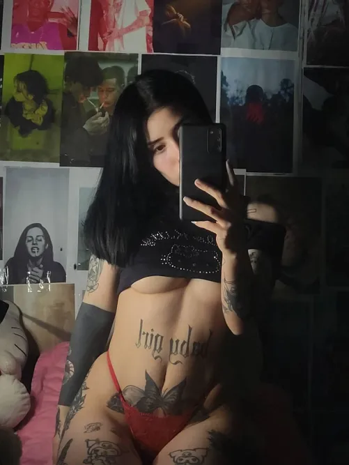 Likes to travel between HTX and ATX soooo anyone up for some casual fun in those areas??