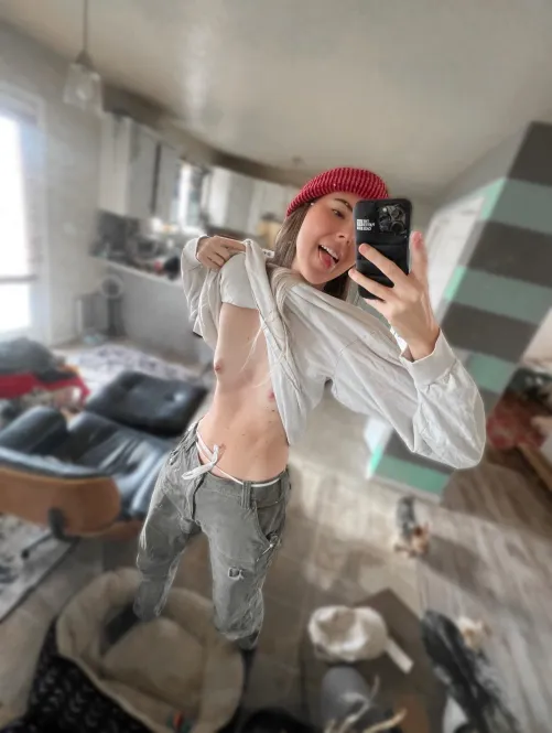 Amazing things happen when I lift my shirt