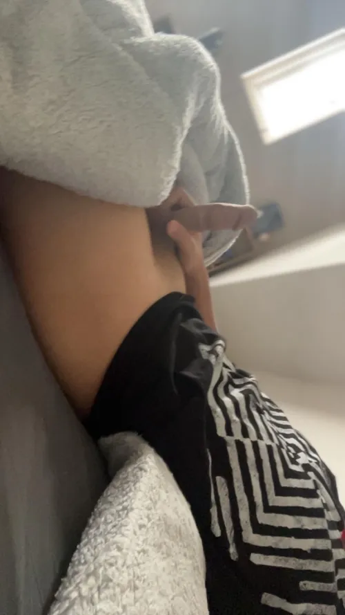 be honest is it big or small •~• (5inches)