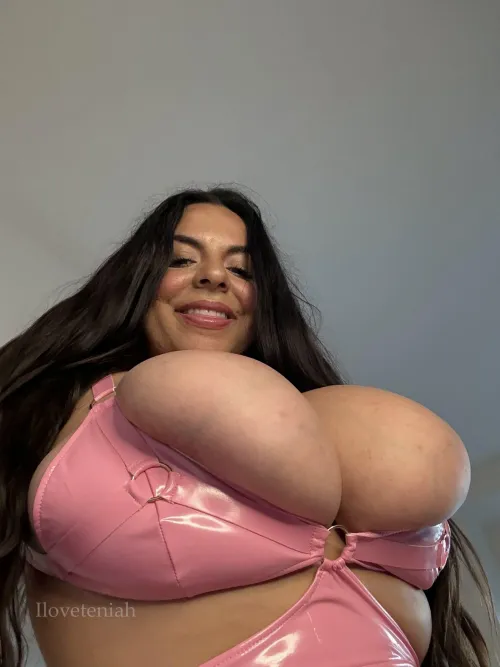 First post here! The bra's doing its best lol