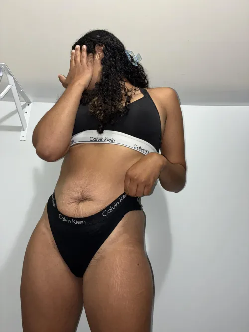 You ready to worship these stretch marks😋💋