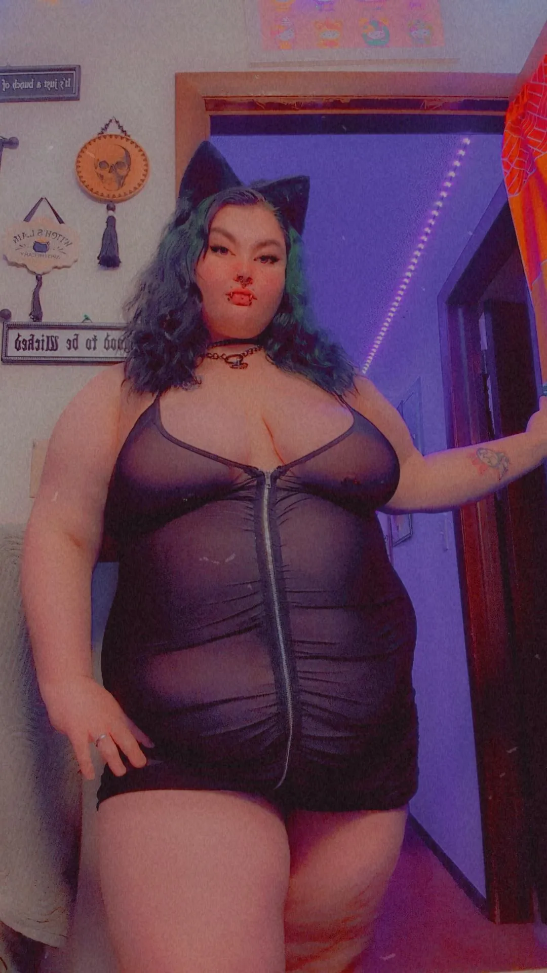 BBW Goth Queen