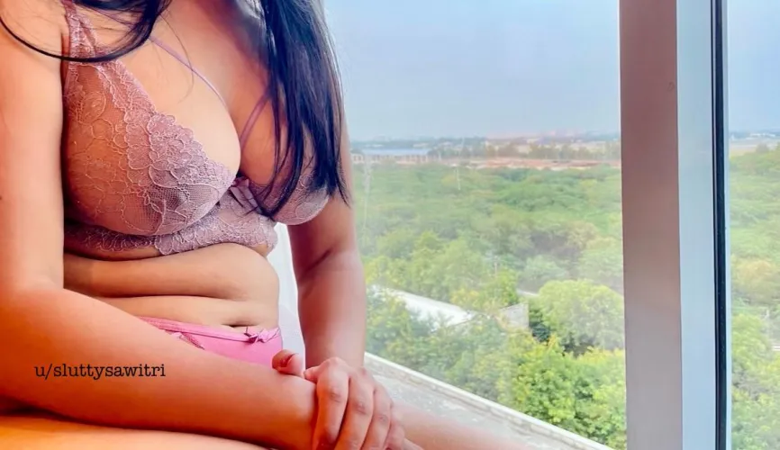 [C] Embracing my inner exhibitionist, while spotting planes! 🍒✈️