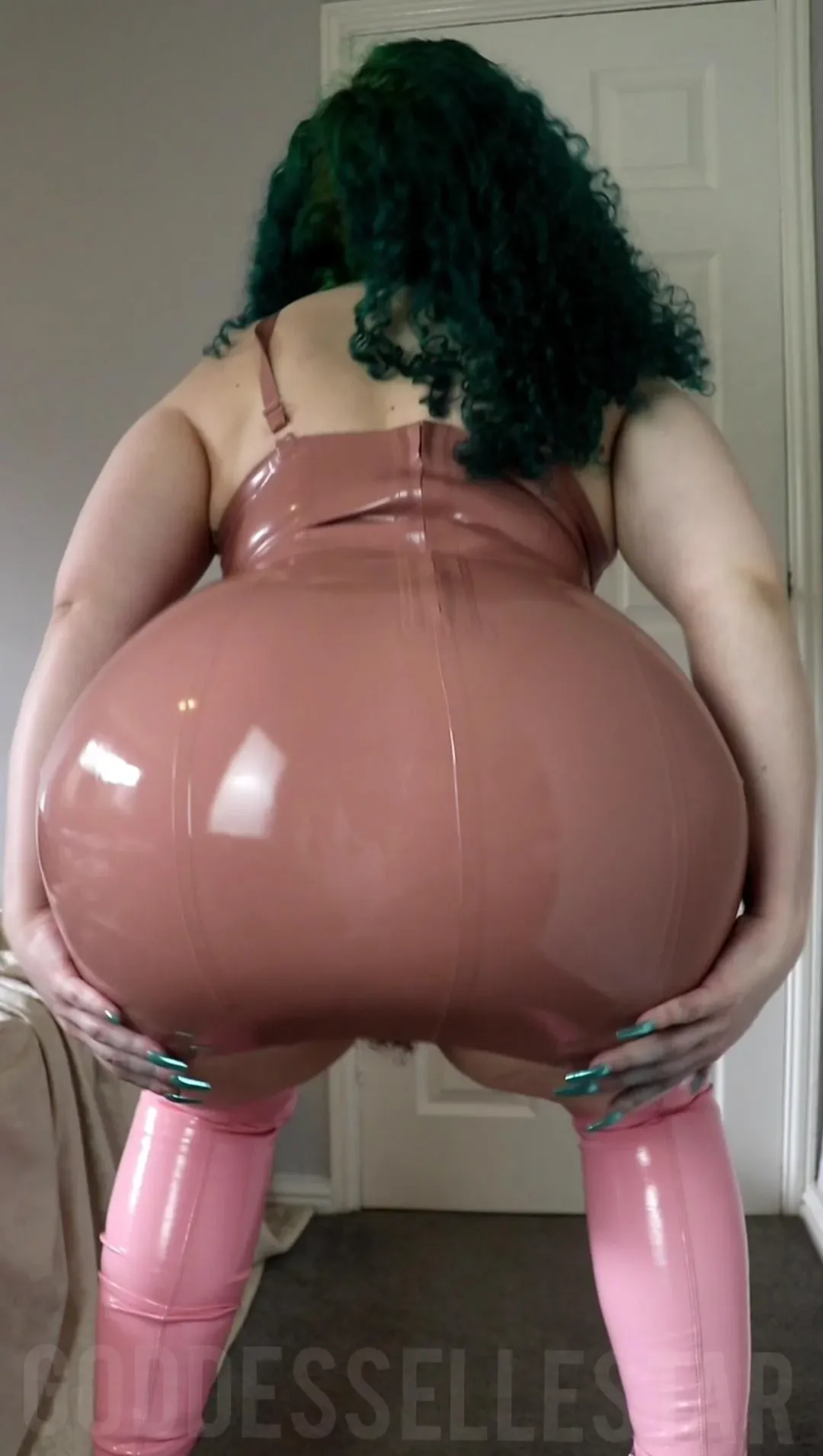 I think my ass might break this dress