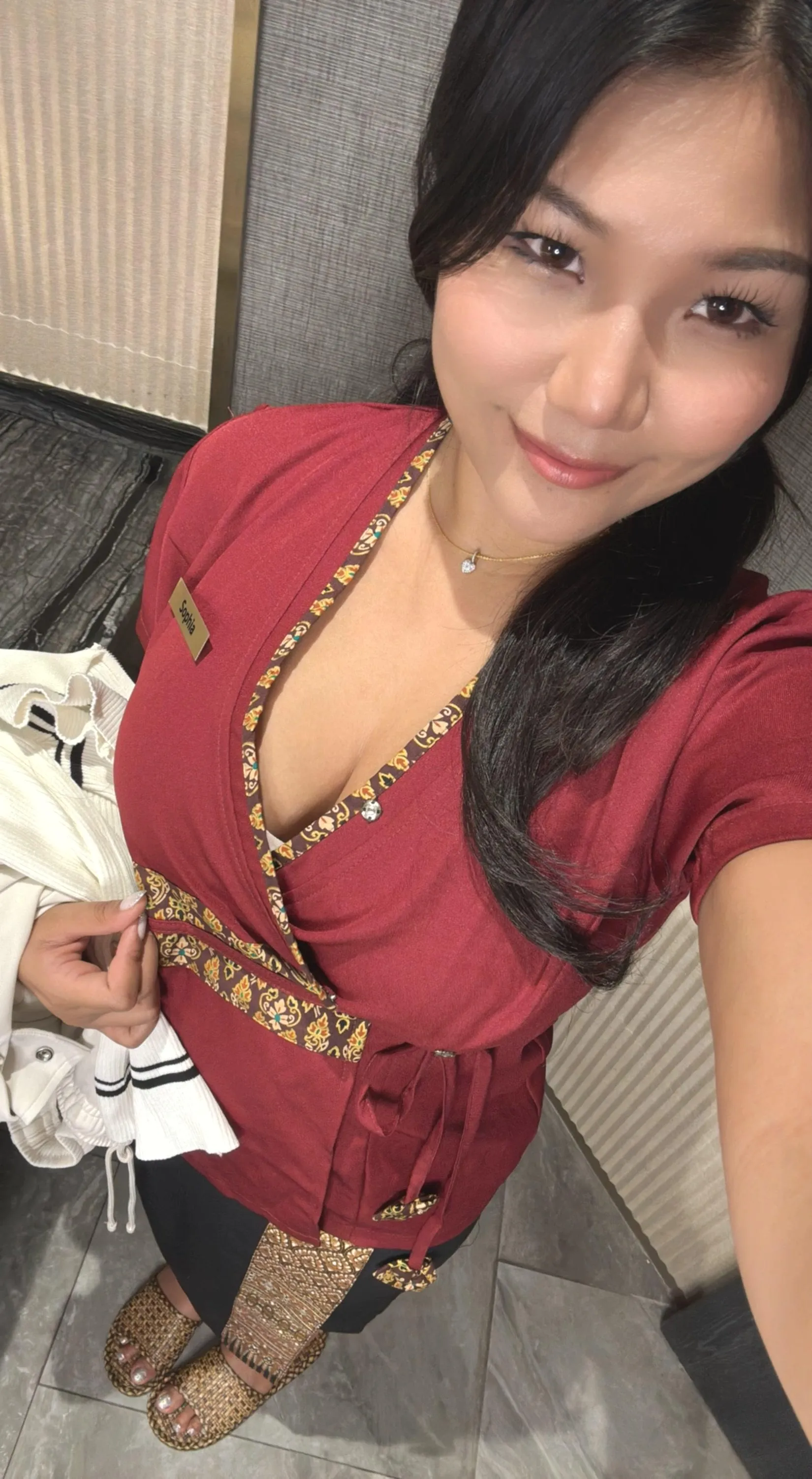 I'm picking random guys to send nudes to, who is in?