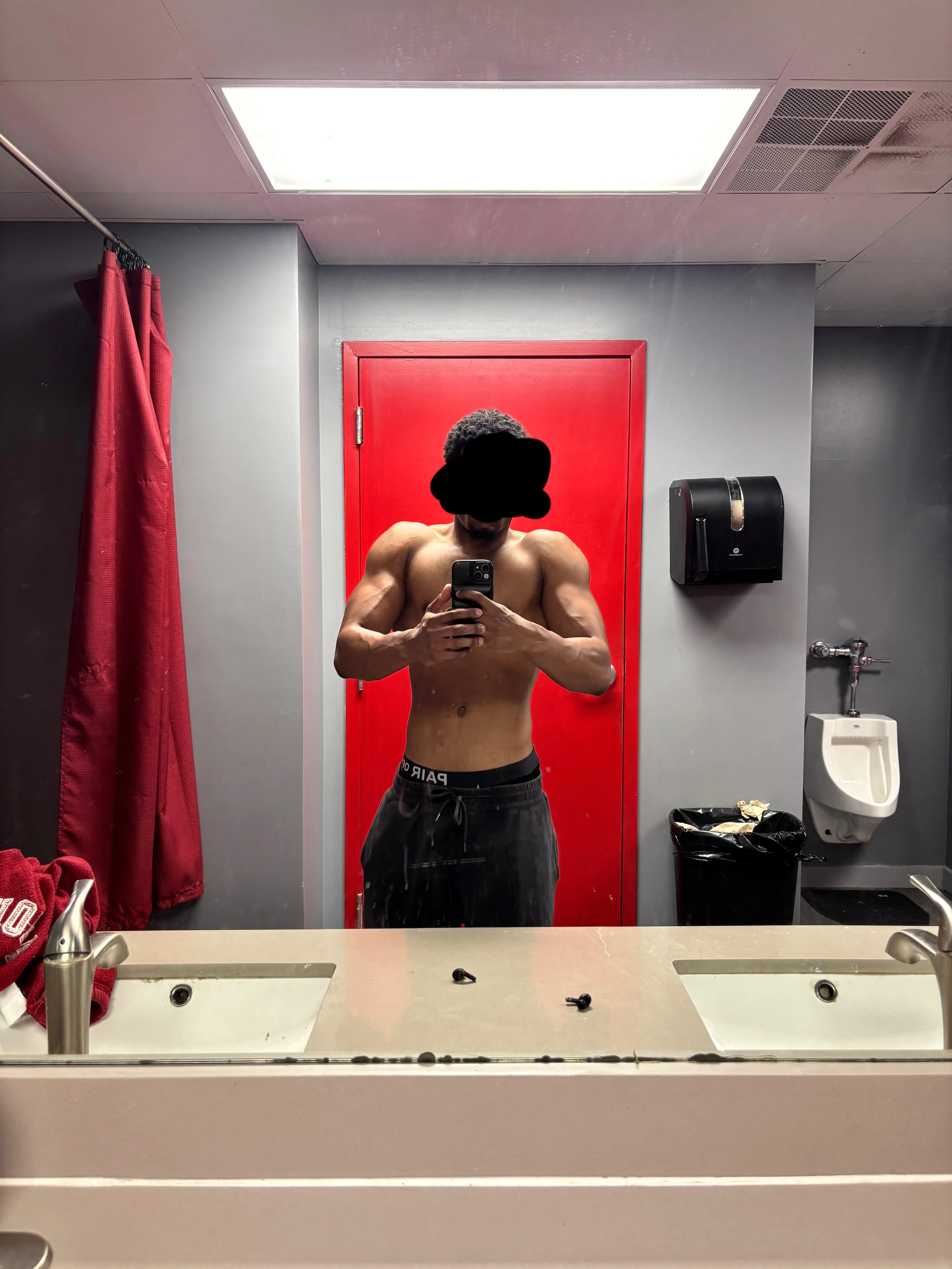 22 muscular BBC😏 [M4FM] looking for a submissive Read caption ! Dm me I’m willing to host ready to fill your satisfaction