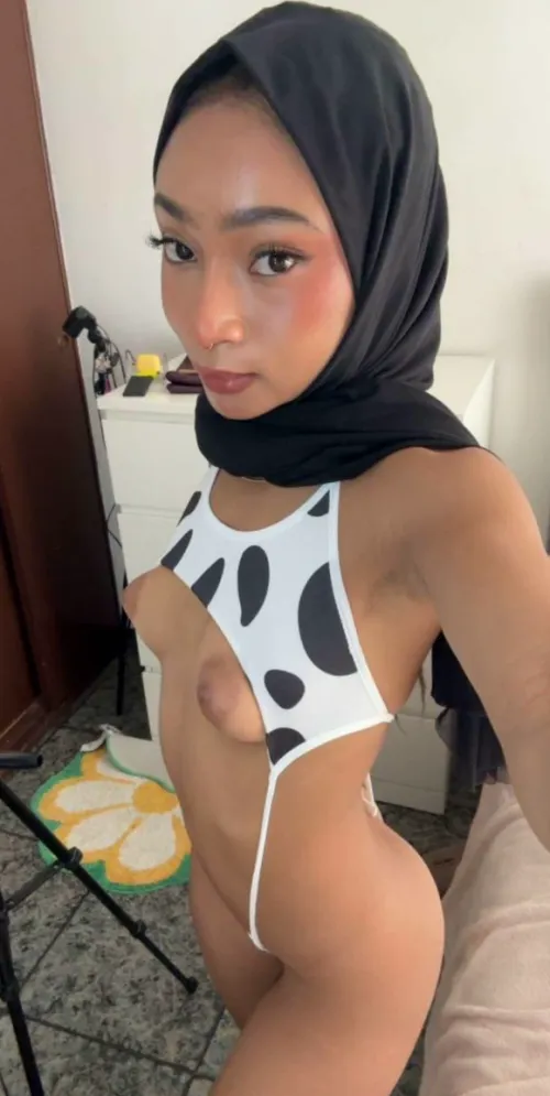 Can u handle a horny latina teen like me??