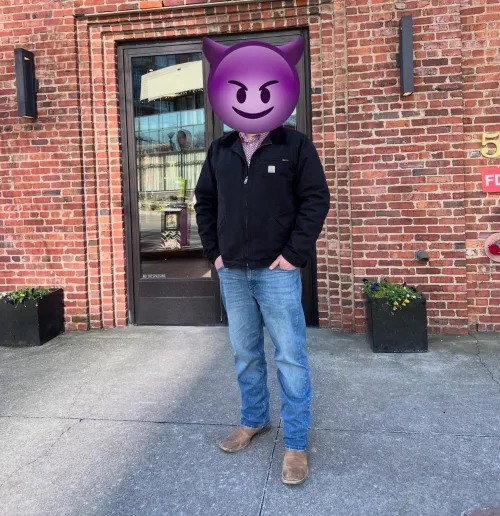 Confident, Successful Bull Seeking Discreet Fun with Hotwives & Cuck Couples (Read Below) Willing to Travel