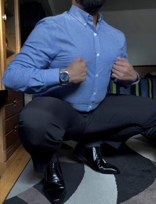 I always get so horny after work still in my officewear. Like my new shoes? 🤤👔👞