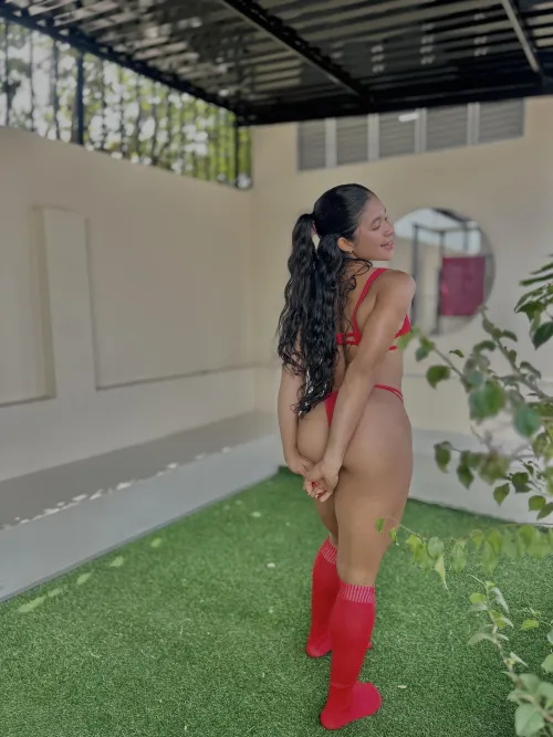 Red kneesock for today