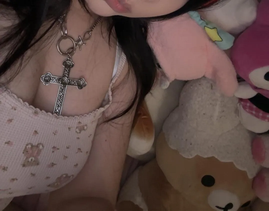 Would my neck look good with your hands wrapped around it?