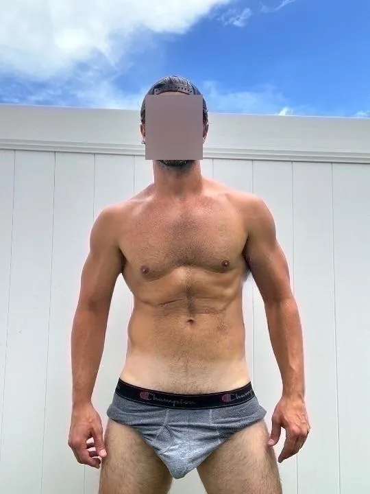 (35) Would you help me in the backyard quick?