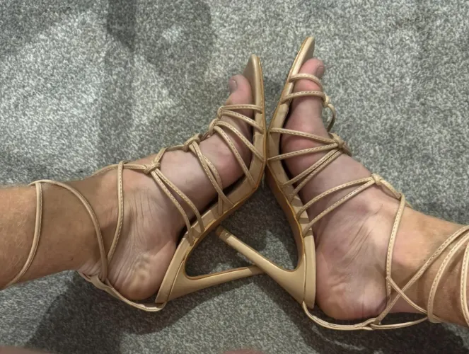 Do you like my sexy heels messageme for more x