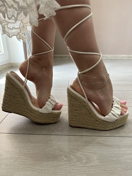 Your place between sole and wedge 😉