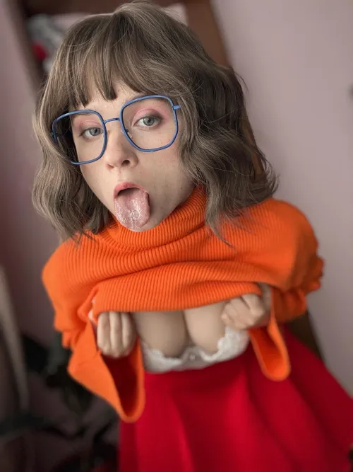 Velma Dinkley's wet tongue