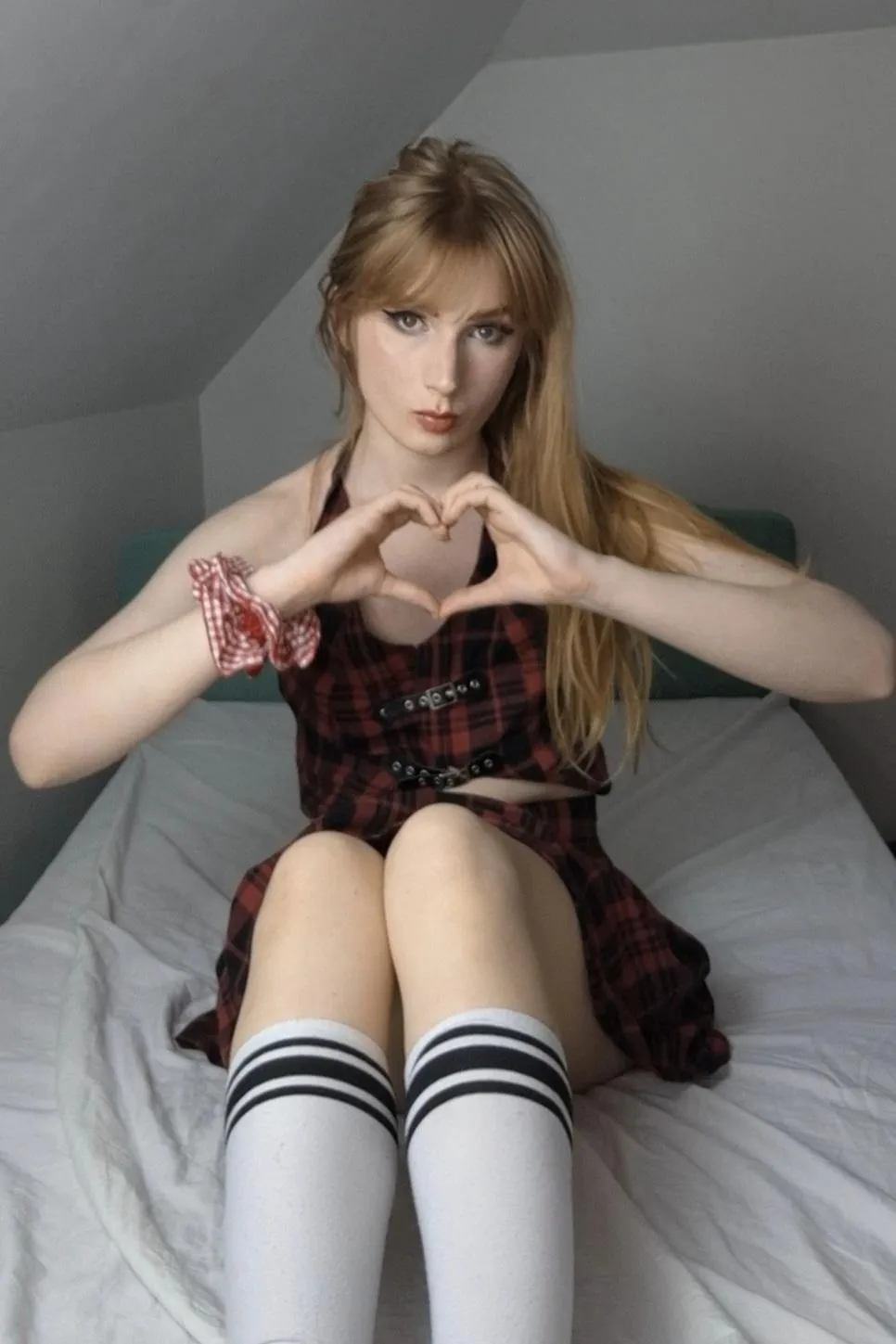 Sending you a hand heart 🫶 made with love, plaid and stripy socks 🖤❤️