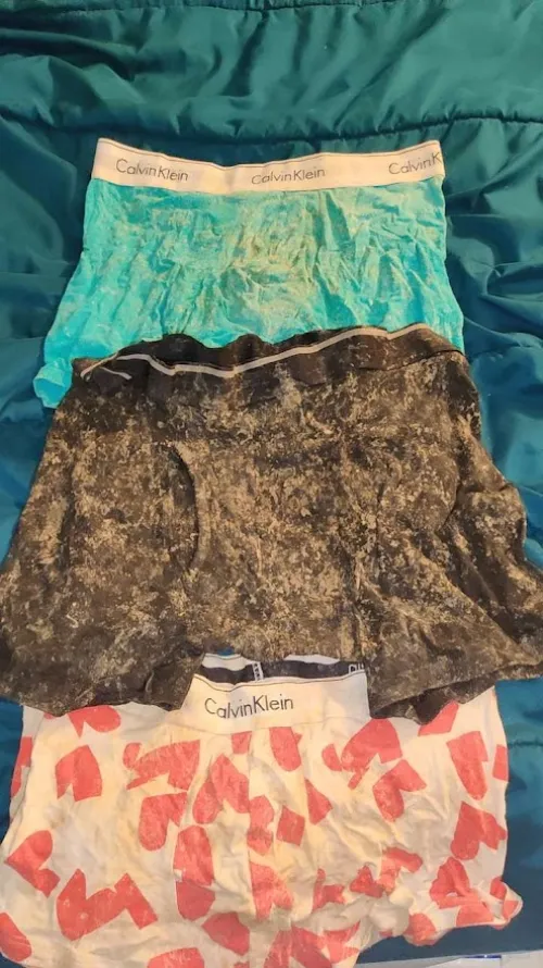 (18) boutta add a 5 week old load to these 5 year old rags... who wants to see?