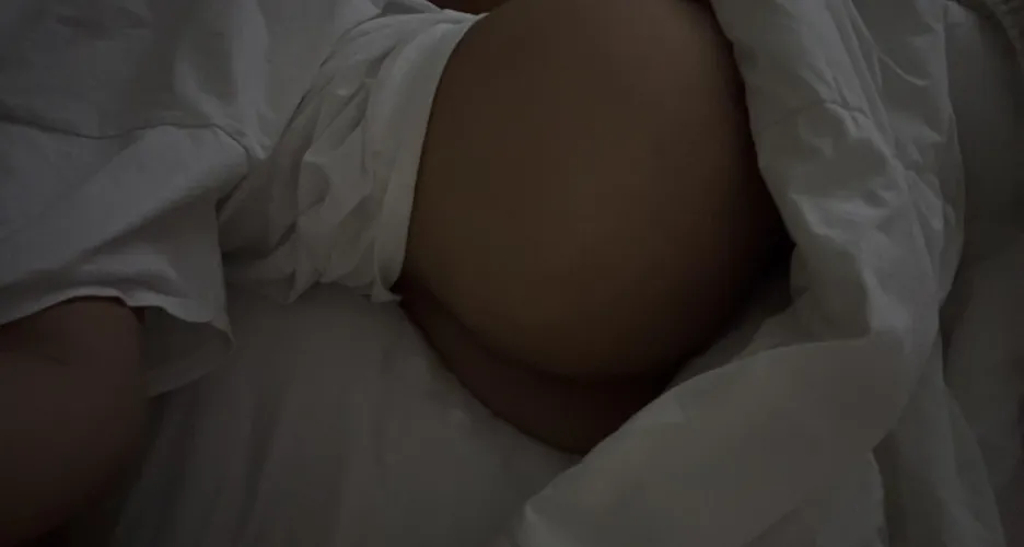 25f25m Latina looking for hung bull