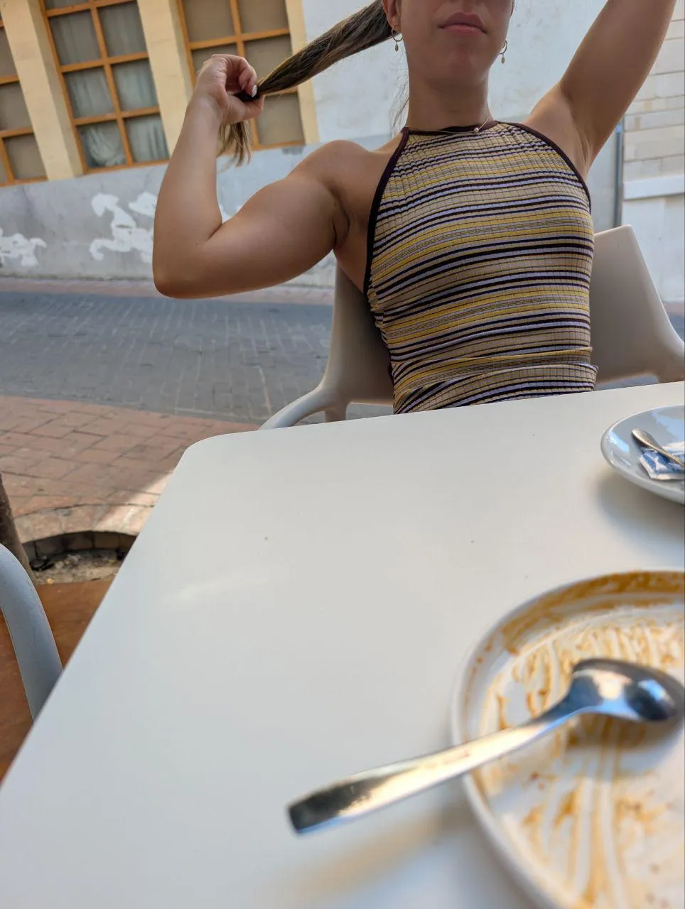 Feeling cute while making a ponytail!