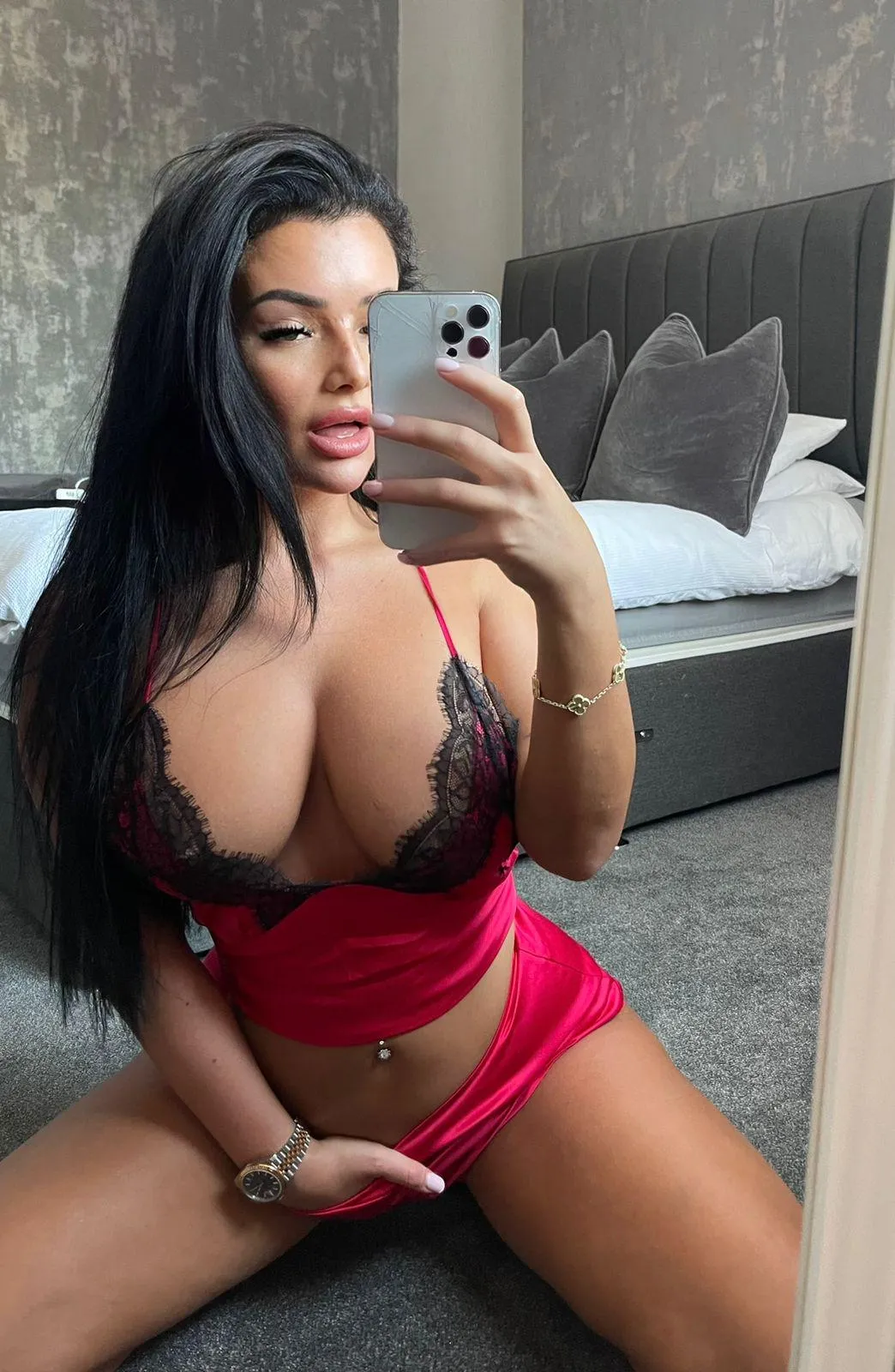 Who Wants to Lick My Fingers?