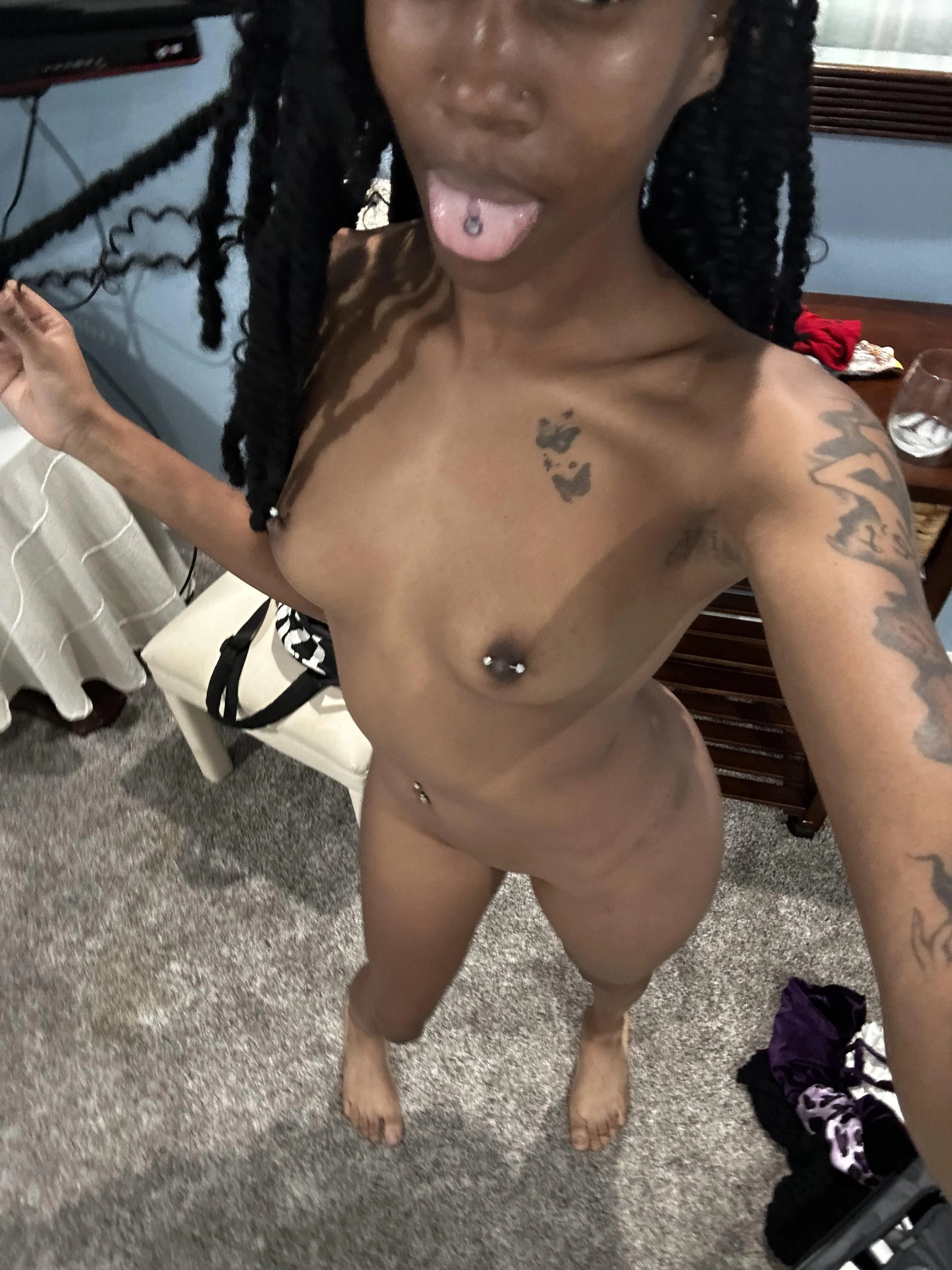 Who’s up and wants to jerk off to an ebony princess