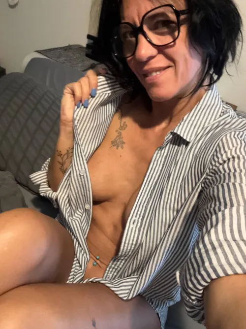 Would you fuck me raw or use a condom ;)