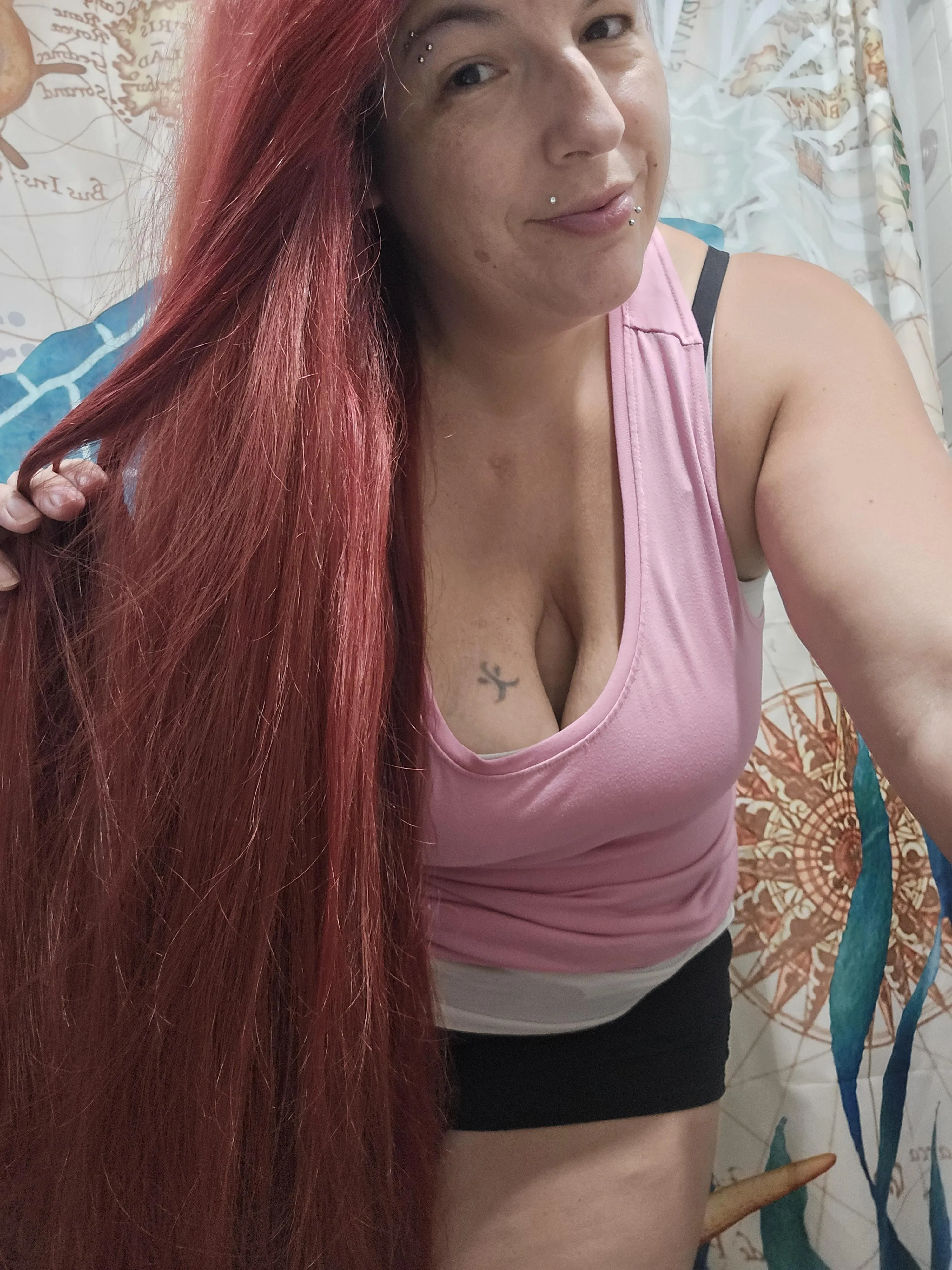 I hear this is where we post for those that like long hair:)