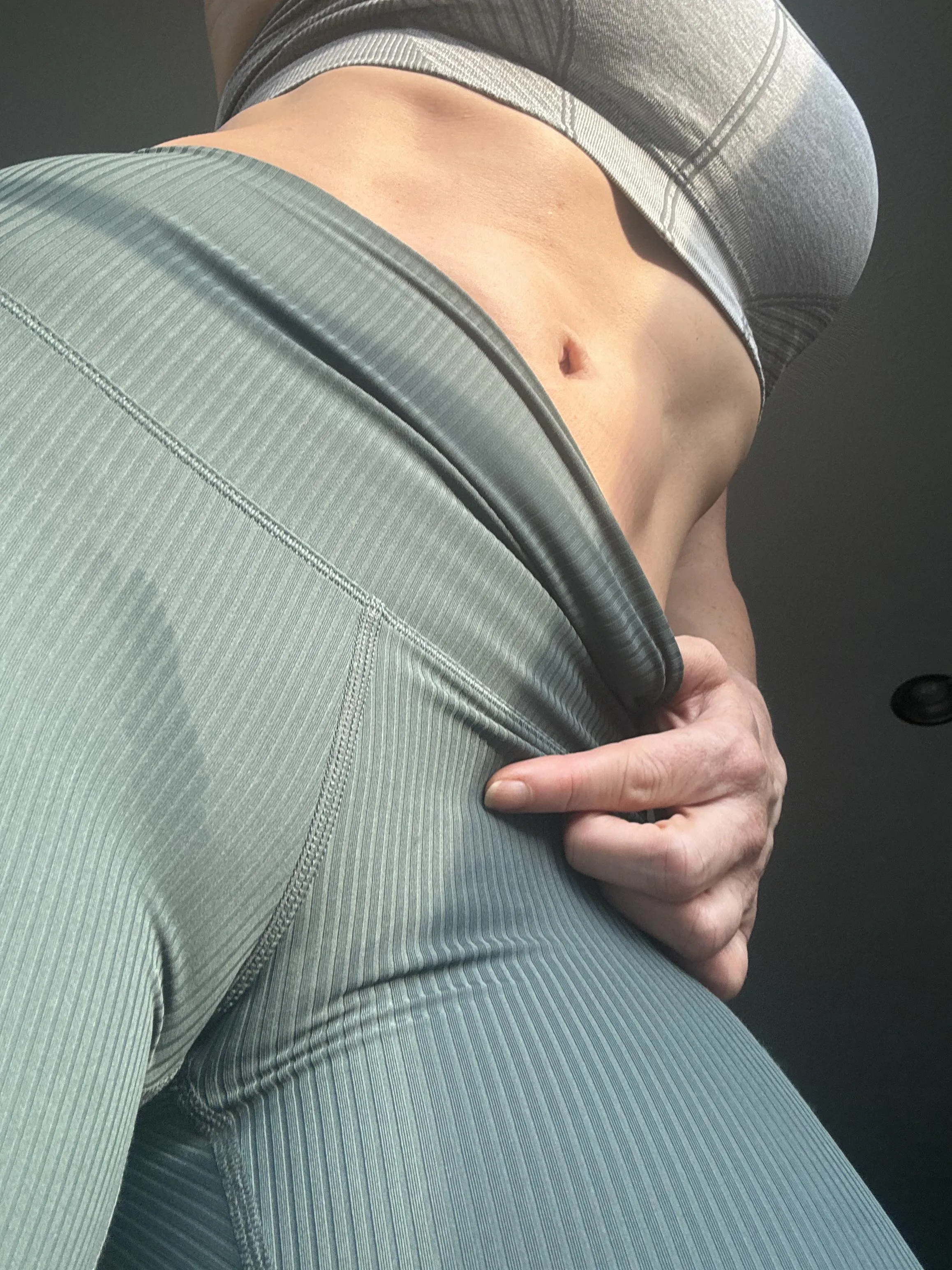 Sexy Gym Milf Cameltoe