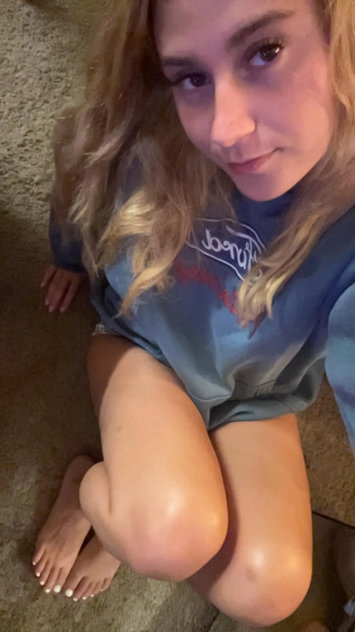 Cant get any better than a blonde with white toes