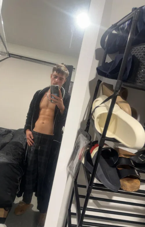 Come get in my dm and empty your wallet and have the time of your life! 🤑😈