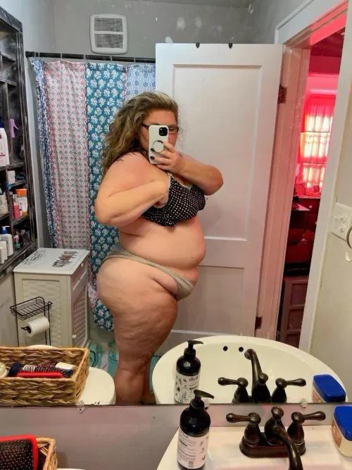 My Bbw wife loves to be shared in East Tennessee