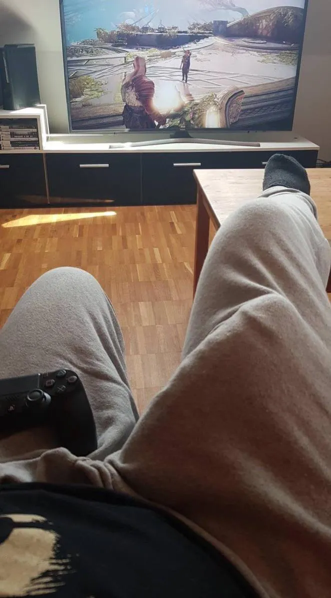 Who want to play with me?