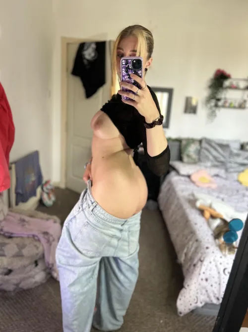 These cheeks need more than just your eyes