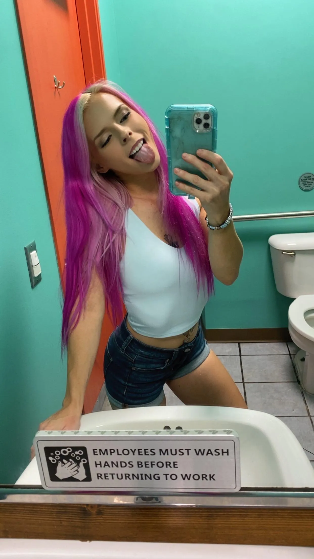 This mouth’s good for more than just teasing… but you gotta earn it 😈💋