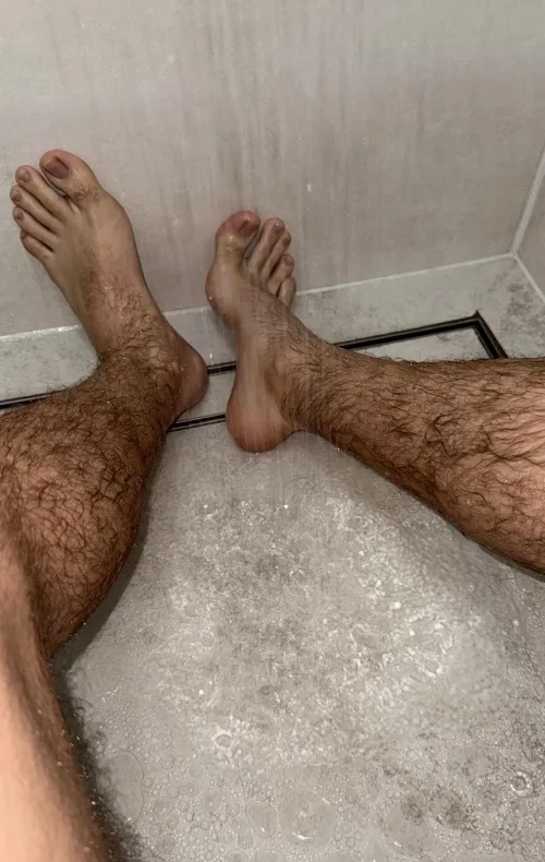 18M. Post-gym, washing off the sweat and musk