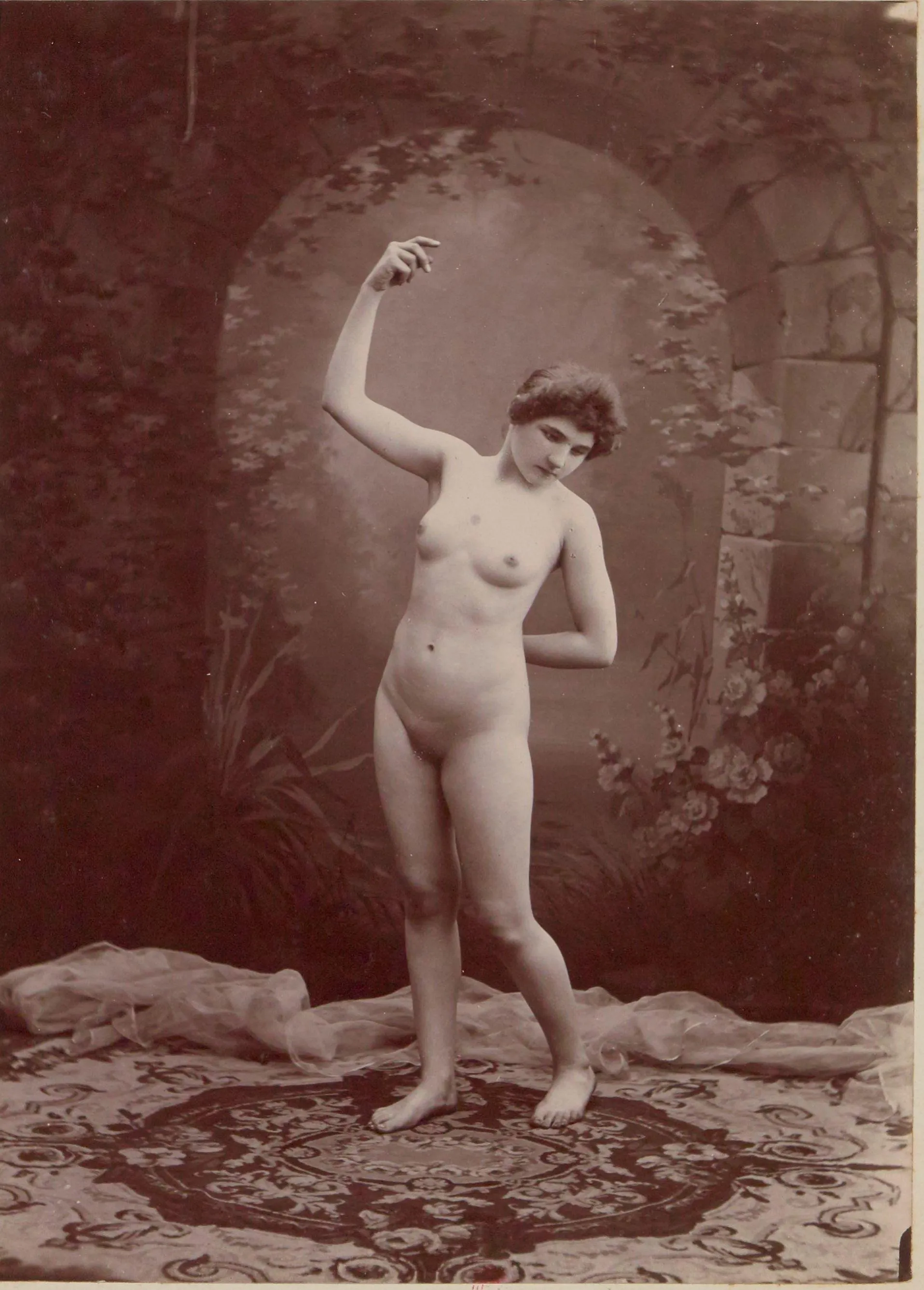 Sir, Lady B___ do feel that the gardens are somewhat dull and lacklustre, requesting a marble statue, in a classical Greek or Roman style.  The cost of such an item do cause me great consternation, but I soon put an idle servant to work which proves much