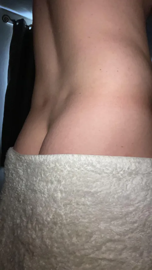 Up for doing anything I’ll be your sex slave all night anyone interested 🍑😈