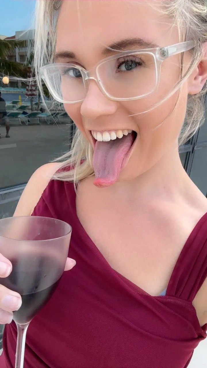 Warning: My tongue may leave you speechless👅