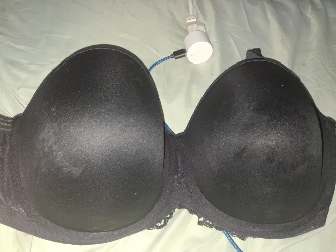 Blasted 42dd again. I need a bigger one.