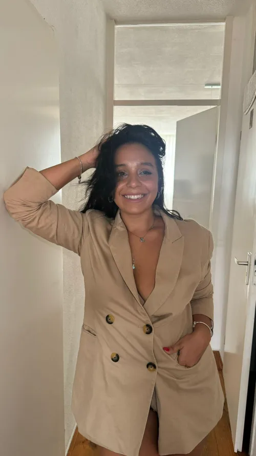 Feeling too naughty today just because I have been alone at home for 1 week with my salty caramel juices