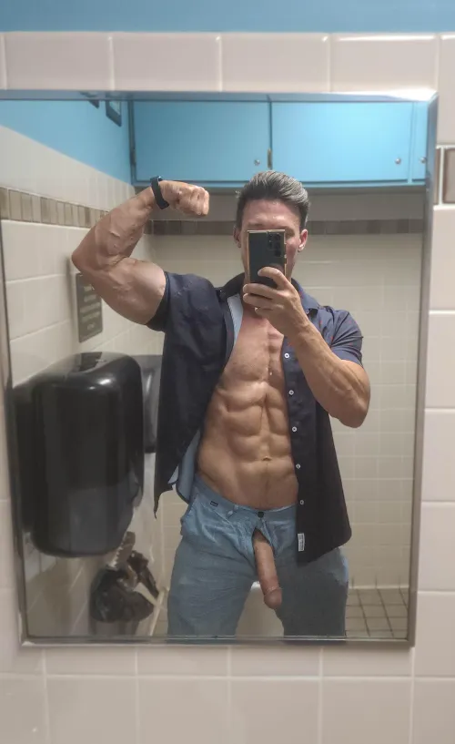 Serve your Muscle Man