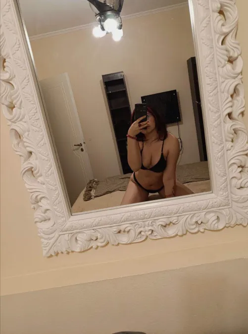 eyes that dare, hands that follow