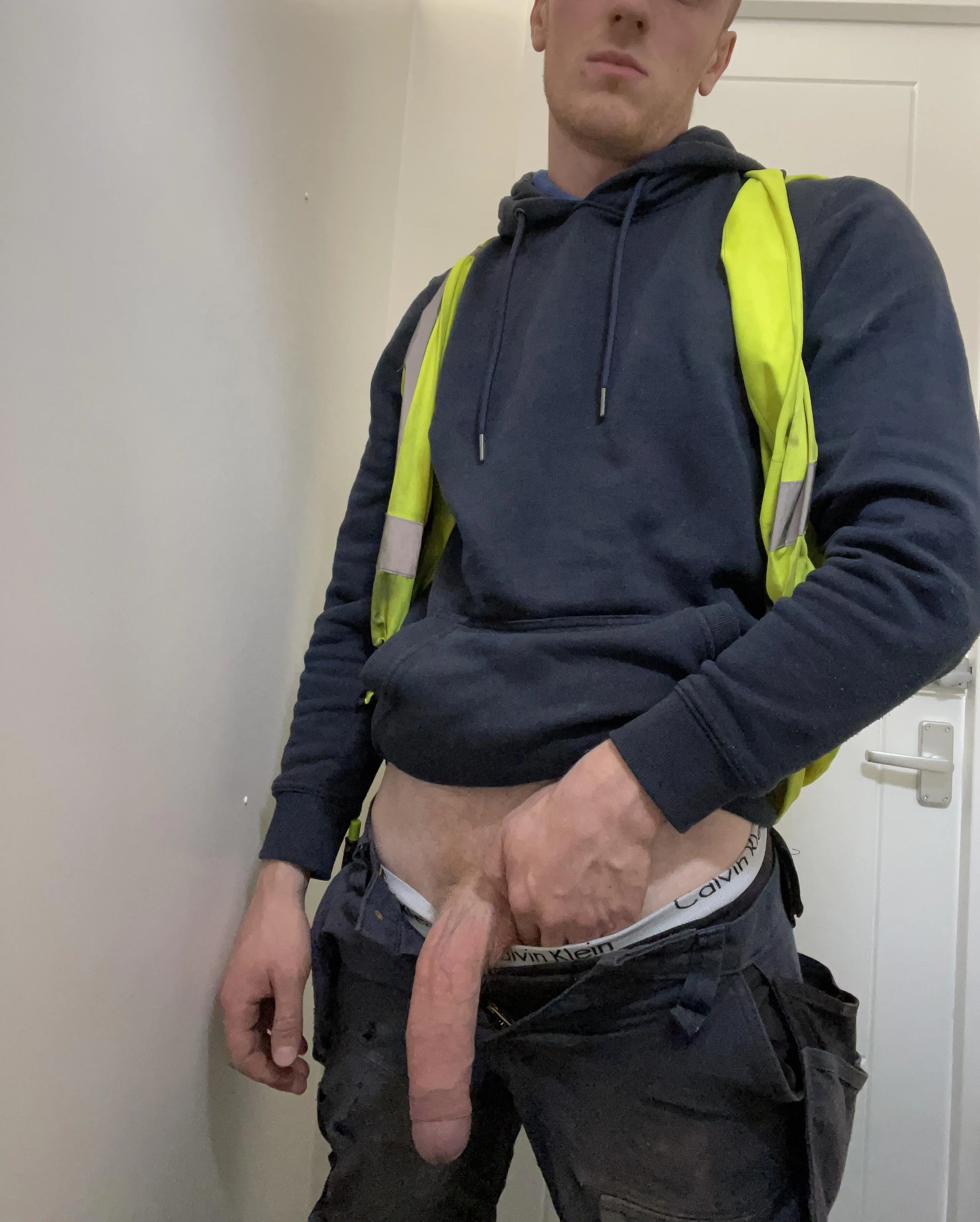 If you are wondering what’s hidden beneath my work pants 👀