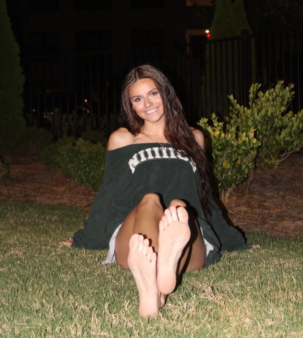 Meet me (my feet) in the park after dark😉