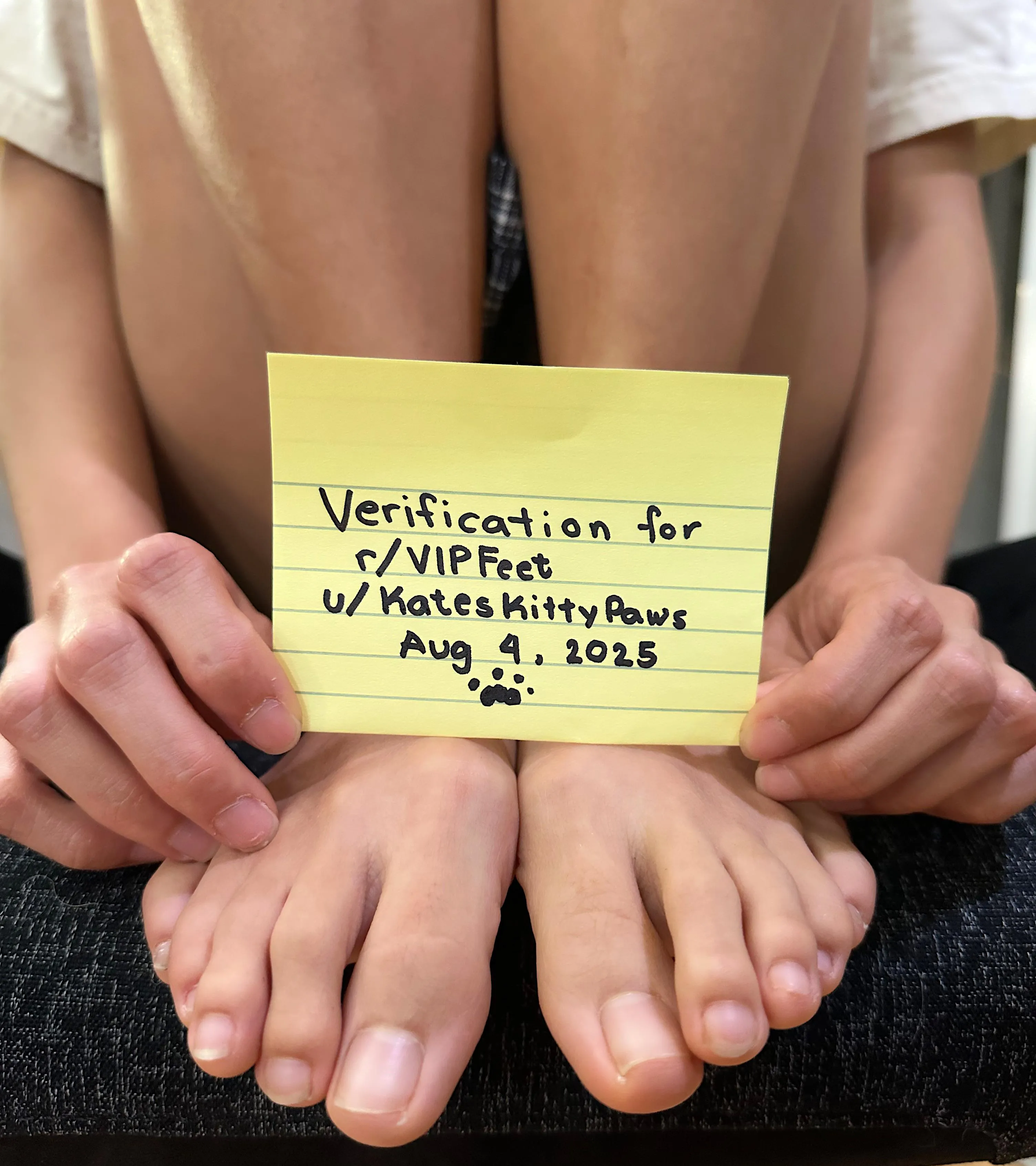 Verification feetsies 🫣